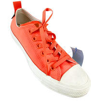 Load image into Gallery viewer, Size 7 Converse Shoes
