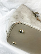 Load image into Gallery viewer, &quot;AS IS&quot; Augusta National Dooney &amp; Bourke Purse
