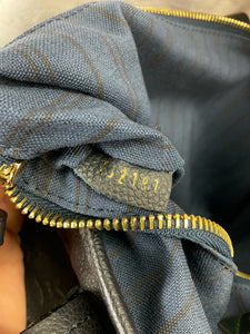 Pre-Owned LV Shoulder Bag
